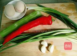 莴笋蒜苔炒鸡蛋的做法图解1