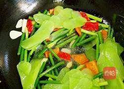 莴笋蒜苔炒鸡蛋的做法图解9