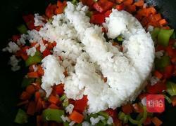 田园菠萝炒饭的做法图解5