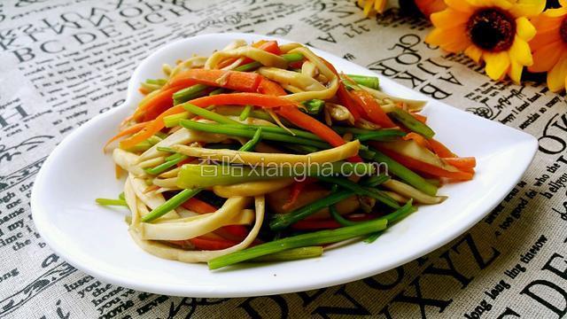 杏鲍菇炒芹菜