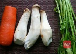 杏鲍菇炒芹菜的做法图解1