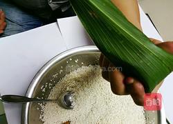 葡萄干桂圆粽子的做法图解8