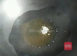 西瓜皮炒鸡蛋的做法图解3