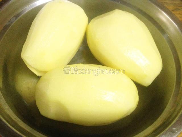 土豆去皮.