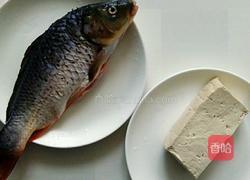 鲤鱼炖豆腐的做法图解1