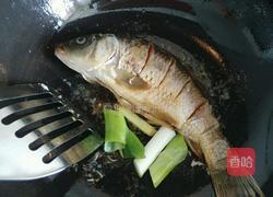 鲤鱼炖豆腐的做法图解5