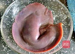 水煮猪肝的做法图解1