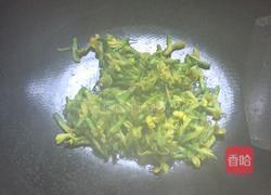 炒槐花的做法图解2