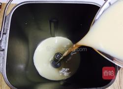 面包机版奶香吐司的做法图解3