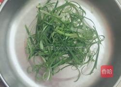 手撕猪心拌香葱的做法图解3