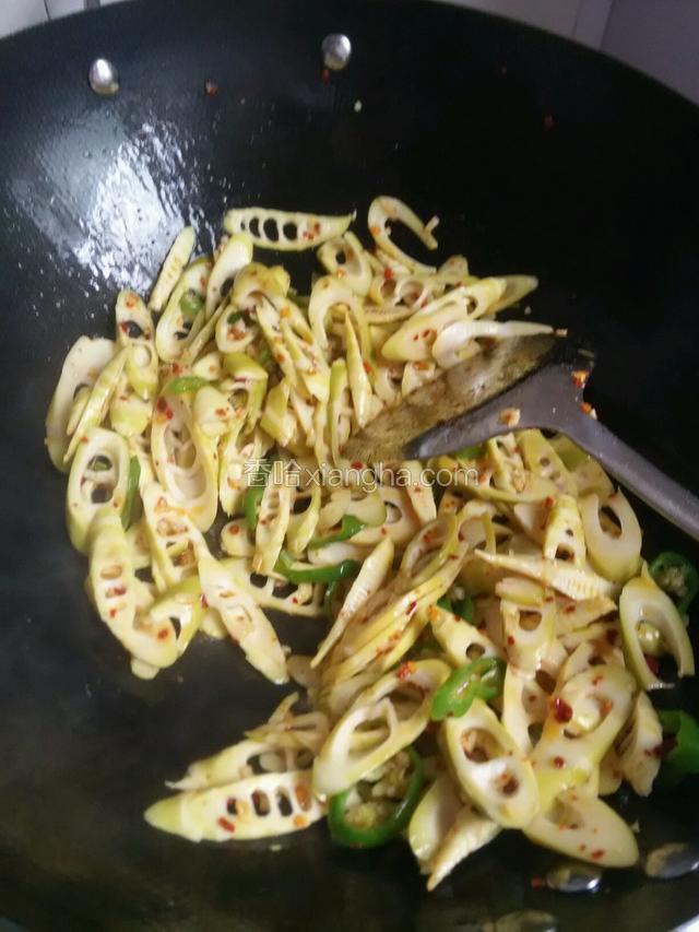 最后放点生抽准备起锅