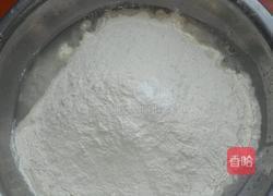 烤洋葱牛肉馅饼的做法图解2