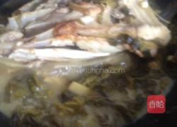 酸菜鱼头汤的做法图解4