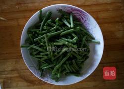 豇豆炒土豆的做法图解2