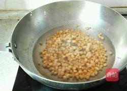 玉米松子的做法图解3