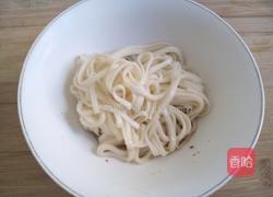 家常酱油汤面的做法图解3