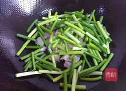 蒜苗炒肉的做法图解4