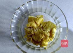 茼蒿炒鸡蛋的做法图解4