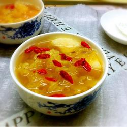 冰糖银耳雪梨汤的做法[图]