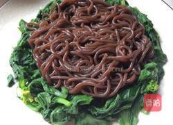 凉拌酸辣蕨根粉的做法图解3