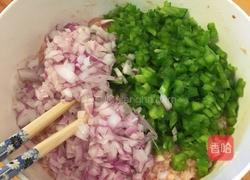 猪肉饺子的做法图解2