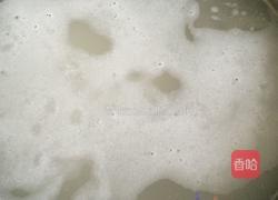 皮蛋瘦肉鲜虾粥的做法图解2