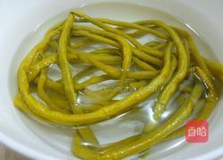 酸豇豆炒肉末的做法图解1