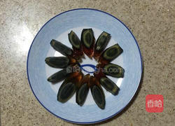 凉拌皮蛋的做法图解2