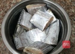 剁椒鱼的做法图解1