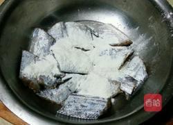 黑胡椒干煎带鱼的做法图解3