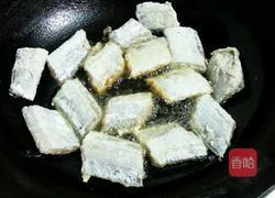 黑胡椒干煎带鱼的做法图解4