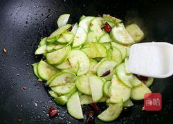 芝香椒油西葫芦的做法图解9