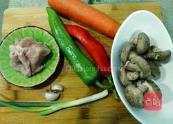 香菇胡萝卜炒肉的做法图解1