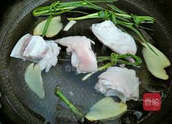 姜葱花生焖猪蹄的做法图解6