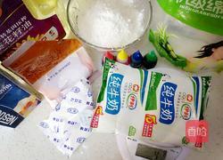 彩虹蛋糕卷的做法图解1