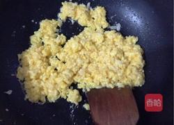 蛋黄炒米饭的做法图解6