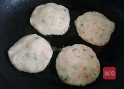 Illustration of how to make mashed potato cakes 5