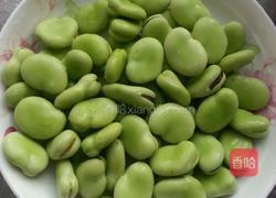 蚕豆炒蒜苗的做法图解1