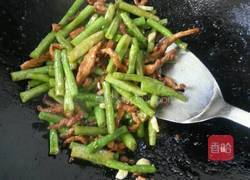 豆角炒肉丝的做法图解11