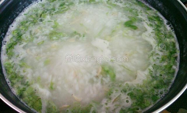 加入生菜熬2分钟
