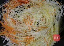 素炒土豆胡萝卜丝的做法图解3