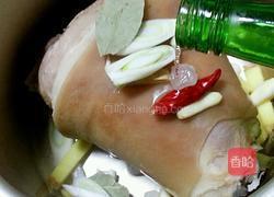 秘制酱肘子的做法图解4
