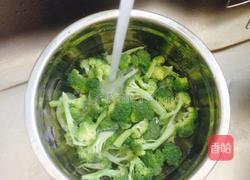 凉拌西兰花的做法图解2