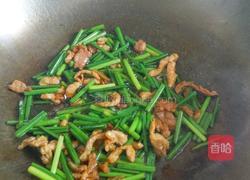 韭菜苔炒肉丝的做法图解3