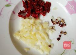 干锅培根手撕包菜的做法图解3