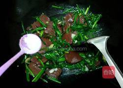 韭菜炒猪血的做法图解6