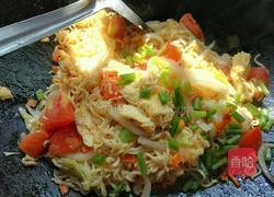 番茄鸡蛋炒方便面的做法图解10