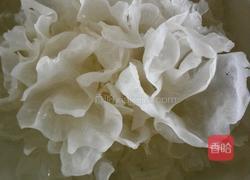 大枣银耳汤的做法图解1