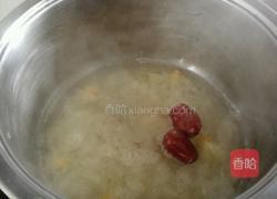 大枣银耳汤的做法图解3