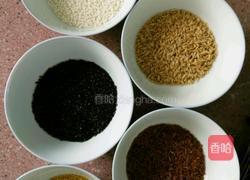 五色糯米饭的做法图解1